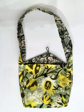 Load image into Gallery viewer, Reversible  Linen/cotton Shoulder bag
